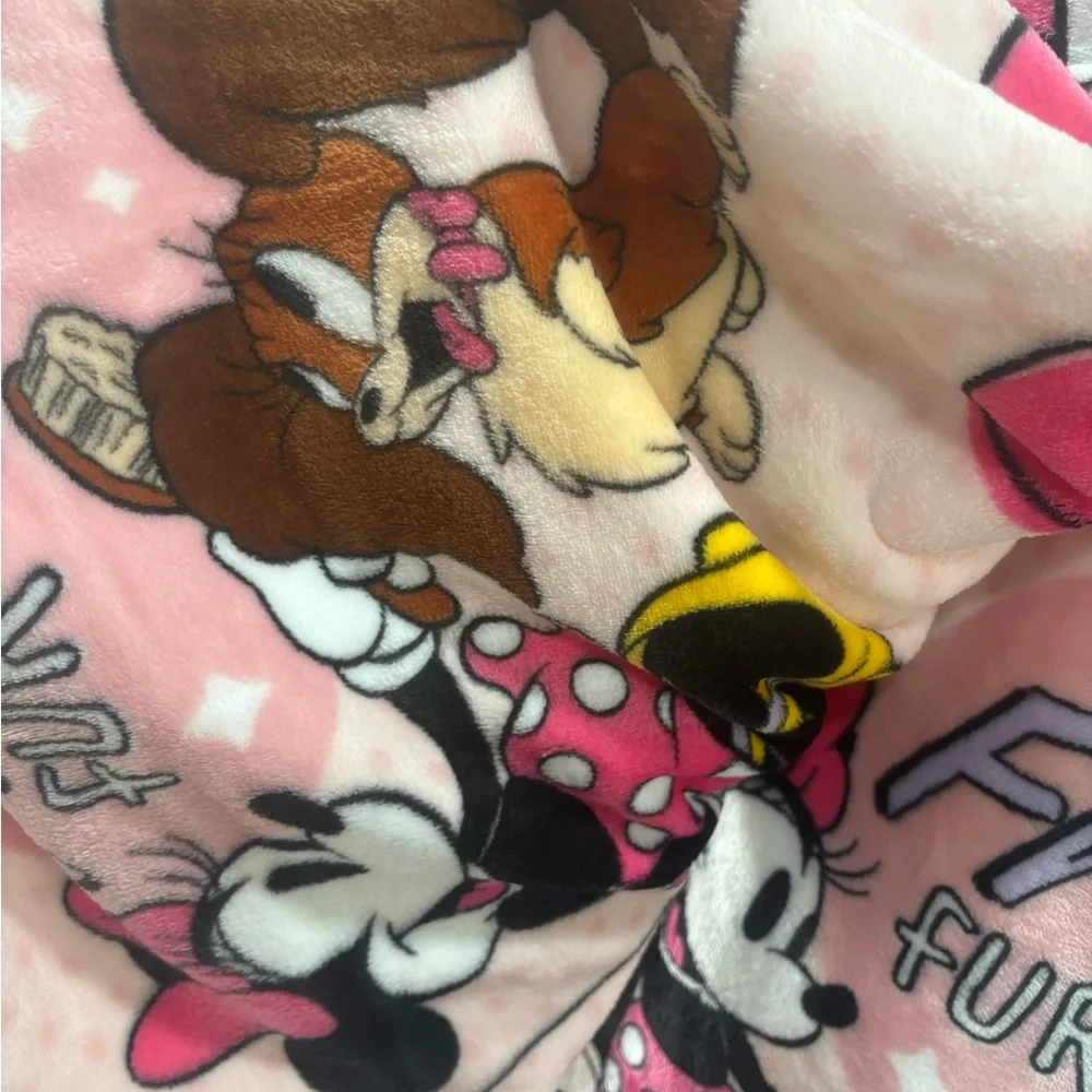 Disney Minnie Mouse Pink and Purple Throw Blanket - Picture 2 of 3